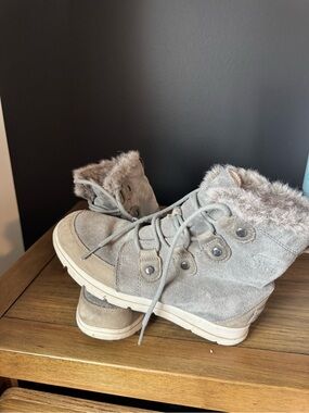 Sorel Gray Fur Lined Winter Boots